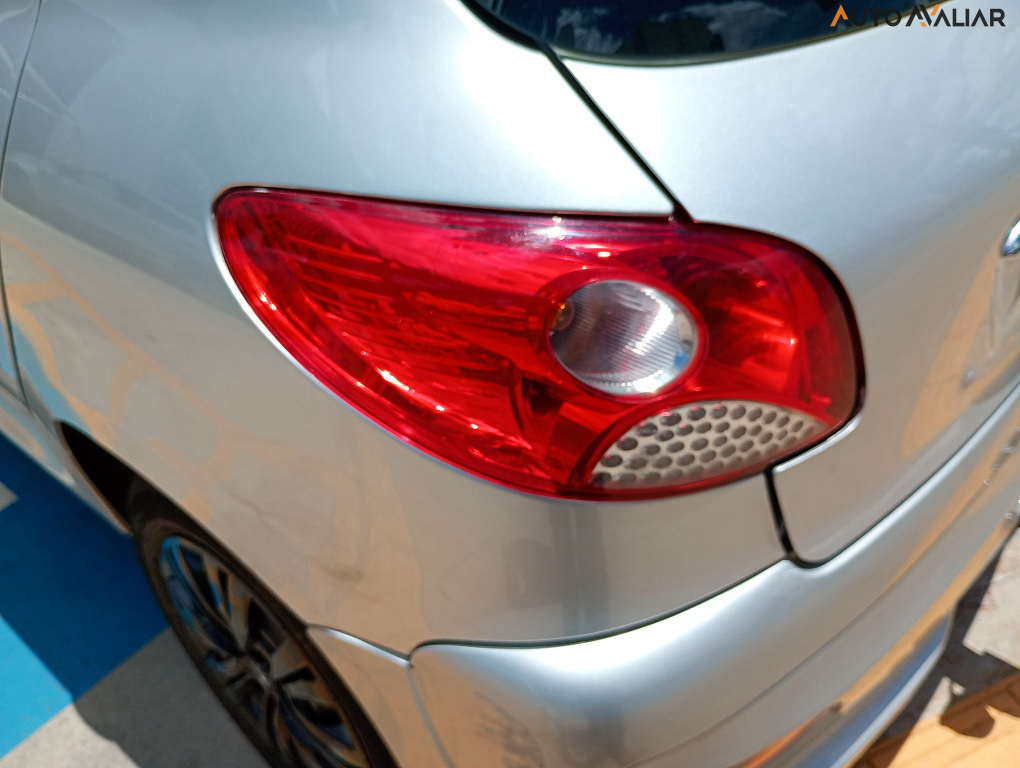 PEUGEOT 207 1.4 XR 8V FLEX 4P MANUAL