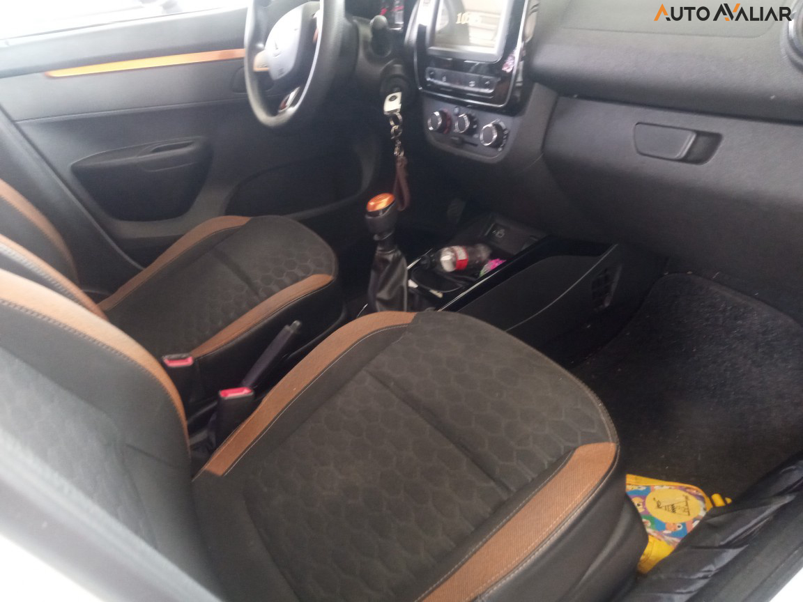 RENAULT KWID 1.0 12V SCE FLEX OUTSIDER MANUAL