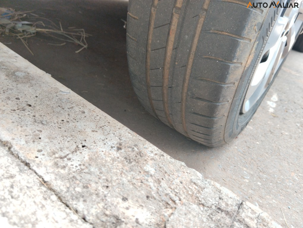 HYUNDAI HB20 1.6 COMFORT 16V FLEX 4P MANUAL