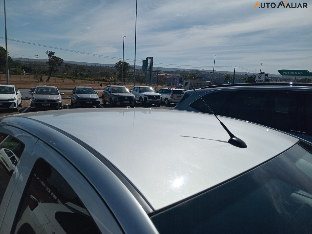 CHEVROLET ONIX 1.0 MPFI LT 8V FLEX 4P MANUAL