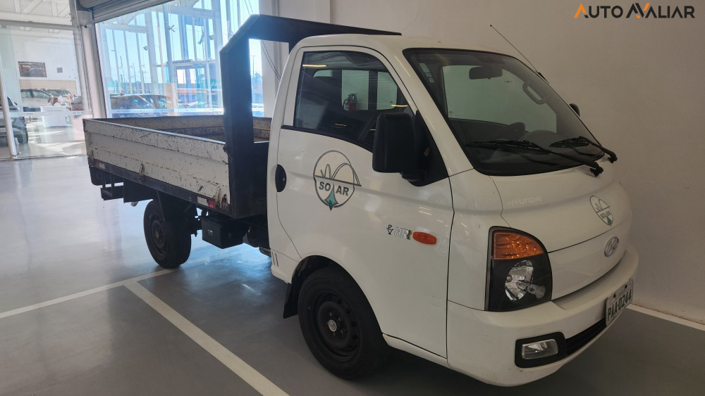 HYUNDAI HR 2.5 LONGO COM CACAMBA 4X2 16V 130CV TURBO INTERCOOLER DIESEL 2P MANUAL