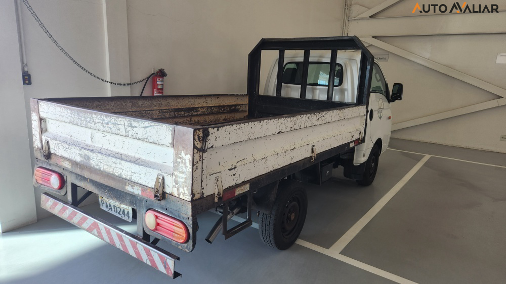 HYUNDAI HR 2.5 LONGO COM CACAMBA 4X2 16V 130CV TURBO INTERCOOLER DIESEL 2P MANUAL