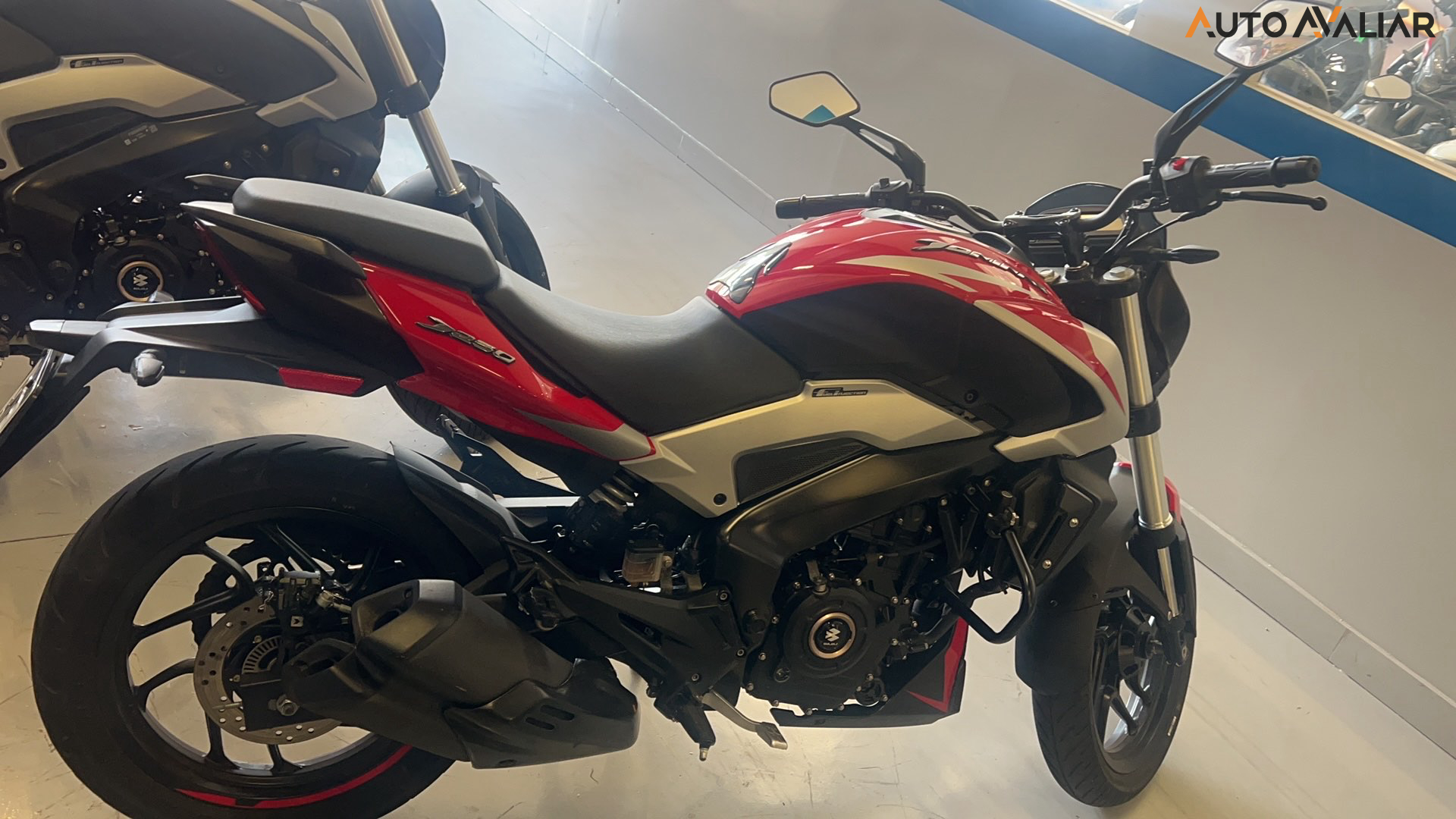 BAJAJ DOMINAR 250 DOMINAR 250
