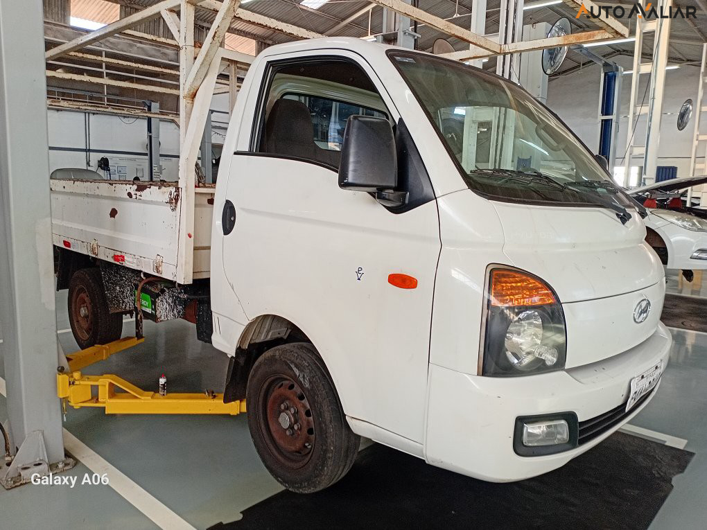 HYUNDAI HR 2.5 LONGO COM CACAMBA 4X2 16V 130CV TURBO INTERCOOLER DIESEL 2P MANUAL