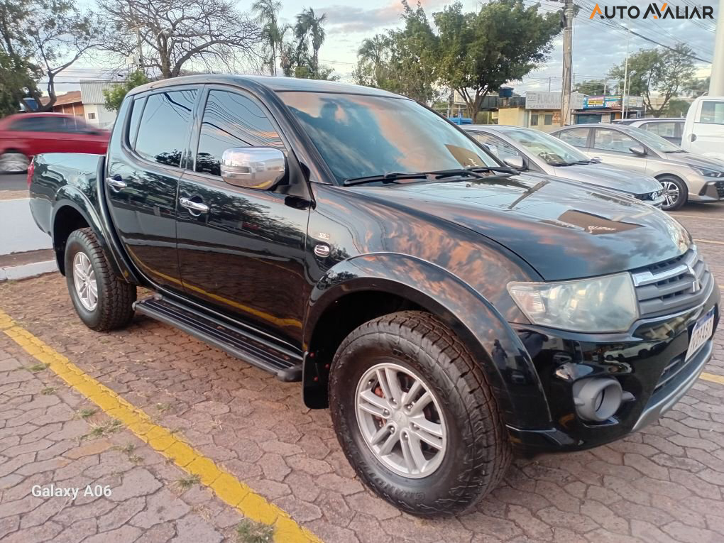 MITSUBISHI L200 TRITON  3.5 HPE 4X4 CD V6 24V FLEX 4P AUTOMATICO