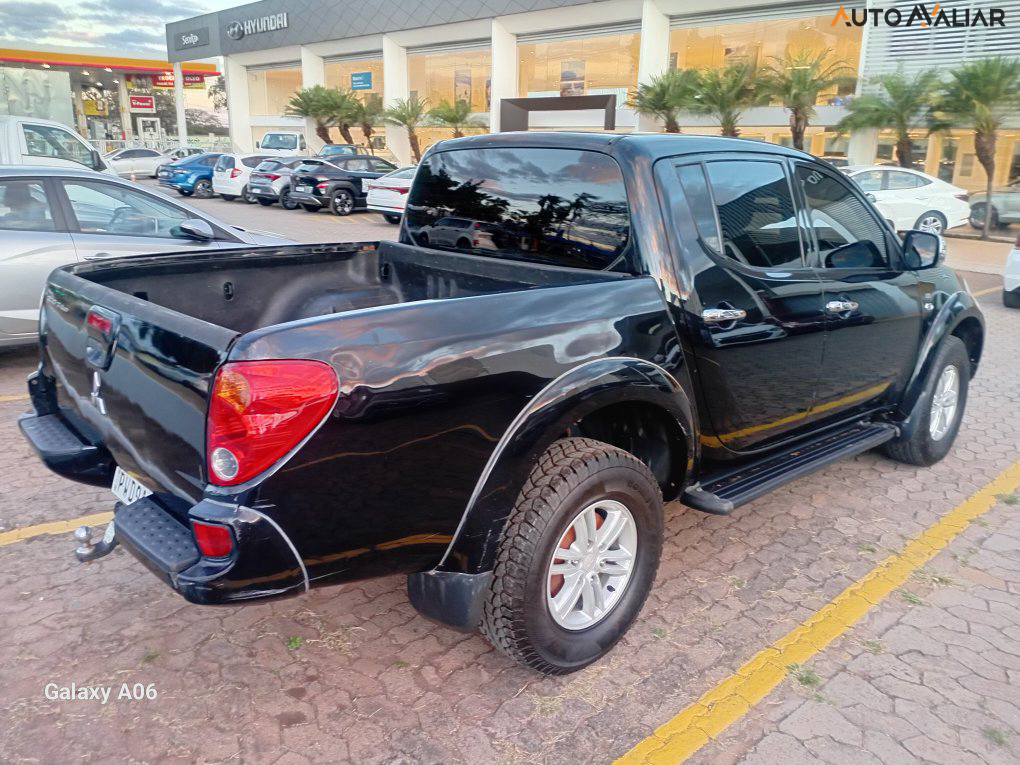MITSUBISHI L200 TRITON  3.5 HPE 4X4 CD V6 24V FLEX 4P AUTOMATICO