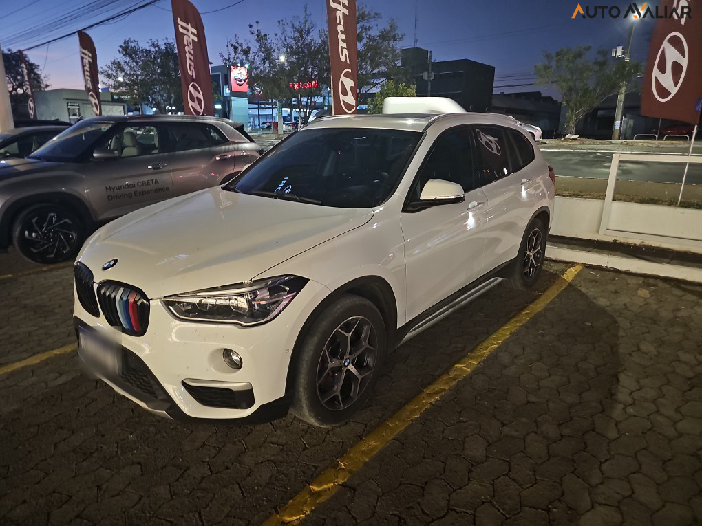 BMW X1 2.0 16V TURBO ACTIVEFLEX SDRIVE20I X-LINE 4P AUTOMATICO