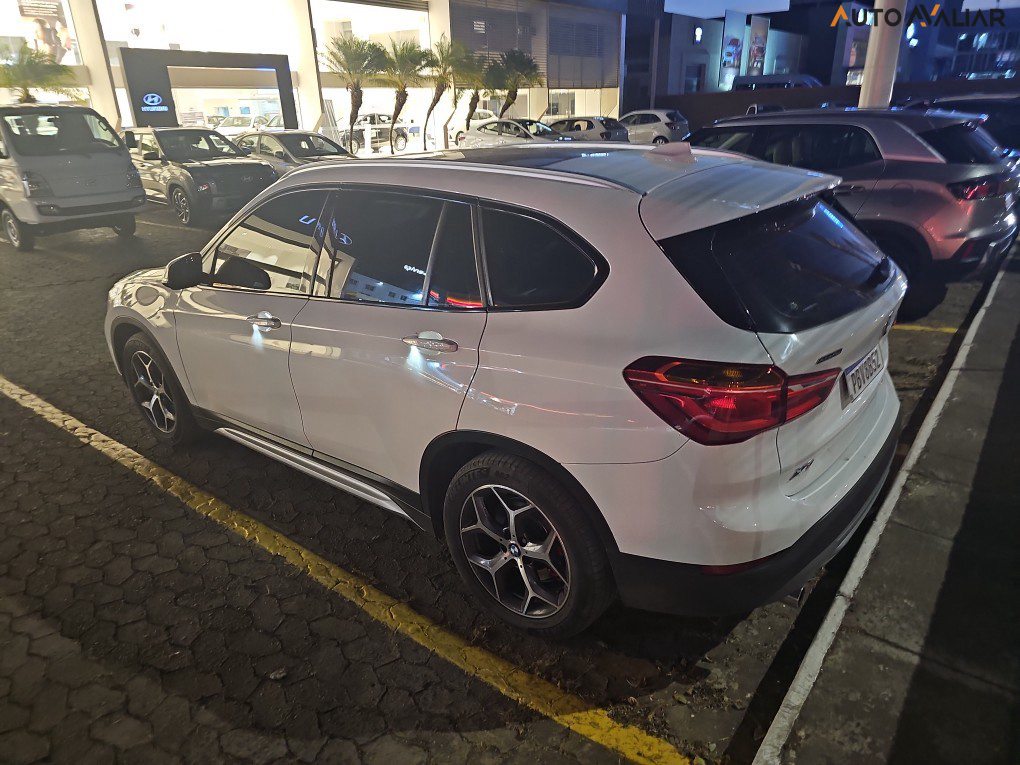 BMW X1 2.0 16V TURBO ACTIVEFLEX SDRIVE20I X-LINE 4P AUTOMATICO