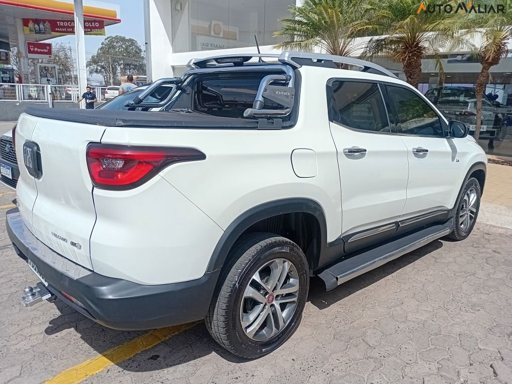 FIAT TORO 2.4 16V MULTIAIR FLEX VOLCANO AT9