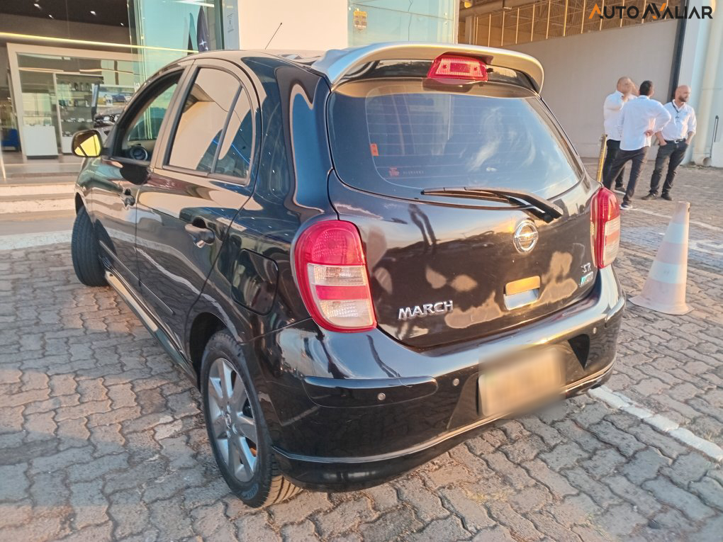 NISSAN MARCH 1.6 SR 16V FLEX 4P MANUAL
