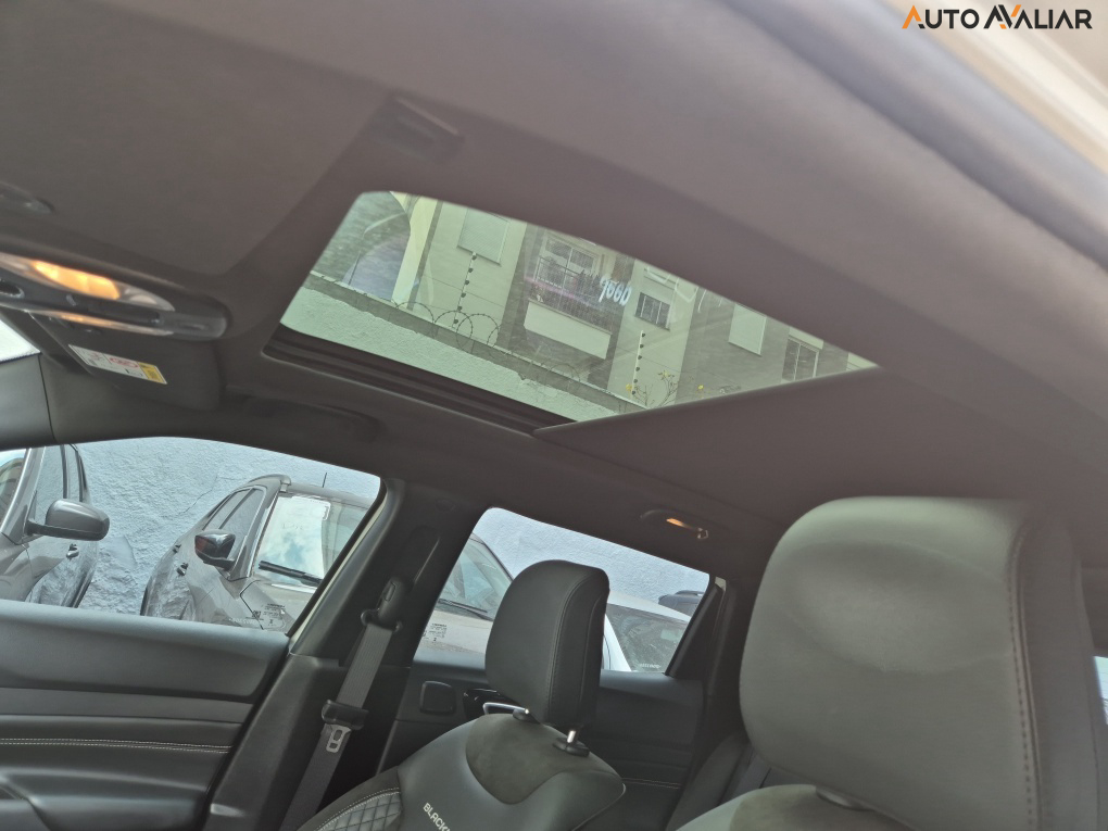 JEEP COMPASS 2.0 HURRICANE 4 TURBO GASOLINA BLACKHAWK AT9