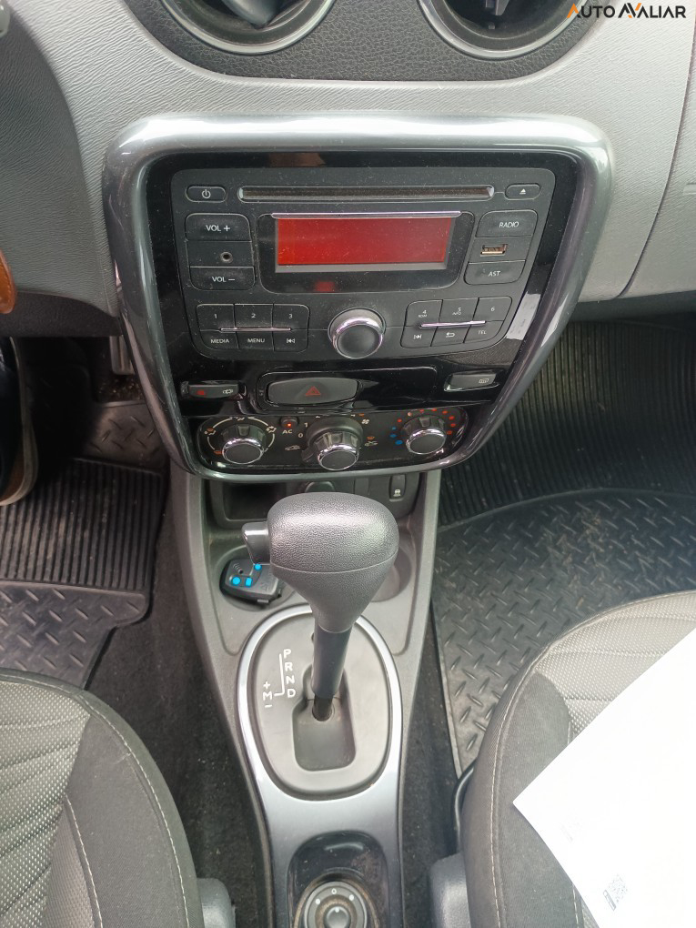 RENAULT DUSTER 2.0 DYNAMIQUE 4X2 16V FLEX 4P AUTOMATICO