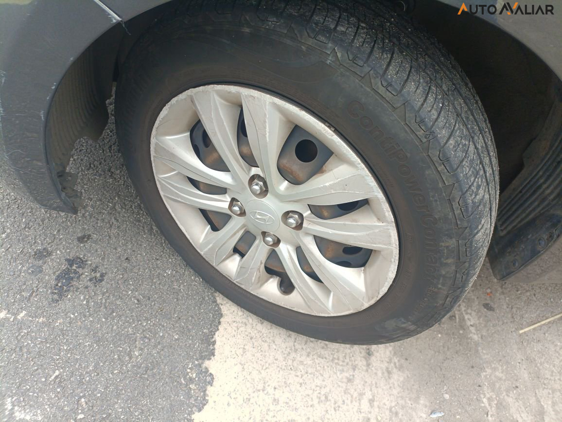 HYUNDAI HB20S 1.6 COMFORT PLUS 16V FLEX 4P AUTOMATICO