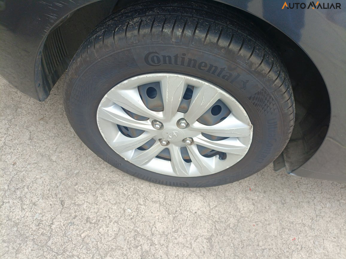 HYUNDAI HB20S 1.6 COMFORT PLUS 16V FLEX 4P AUTOMATICO