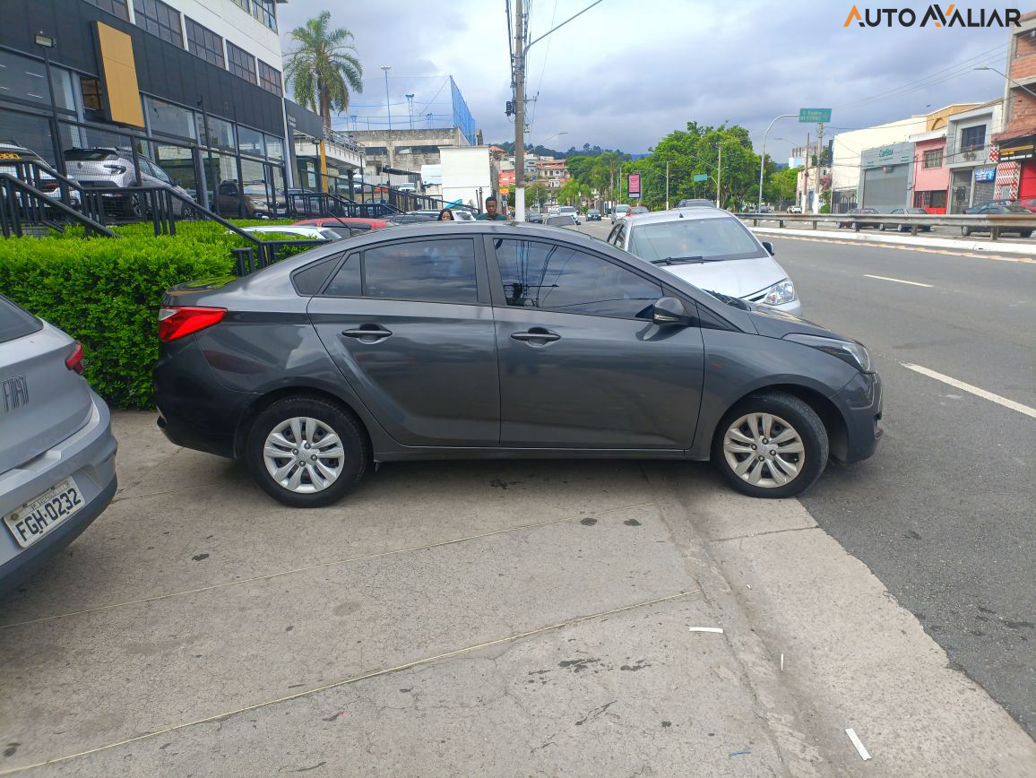 HYUNDAI HB20S 1.6 COMFORT PLUS 16V FLEX 4P AUTOMATICO