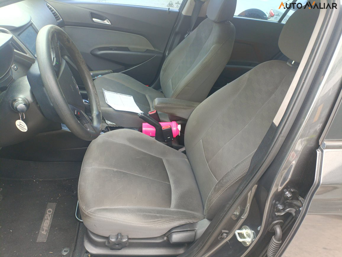 HYUNDAI HB20S 1.6 COMFORT PLUS 16V FLEX 4P AUTOMATICO