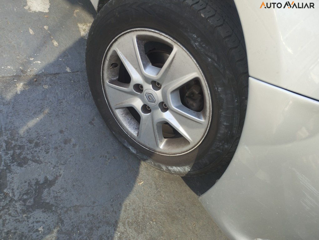 RENAULT SANDERO 1.6 DYNAMIQUE 8V FLEX 4P AUTOMATIZADO