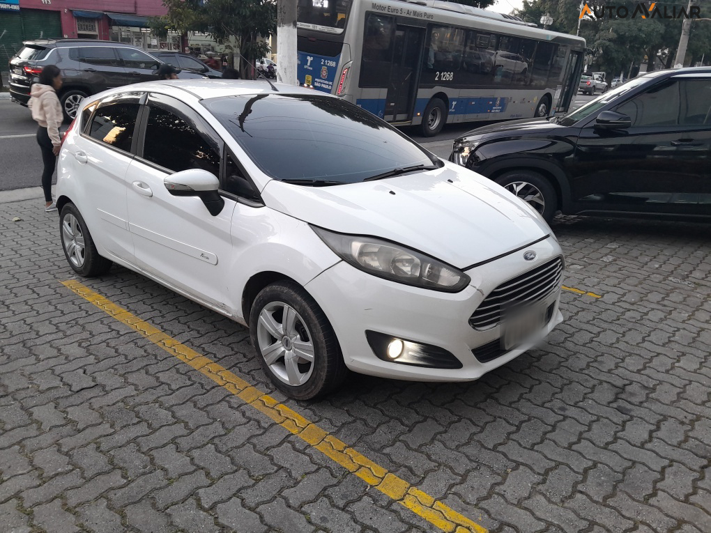 FORD FIESTA 1.6 SE HATCH 16V FLEX 4P MANUAL