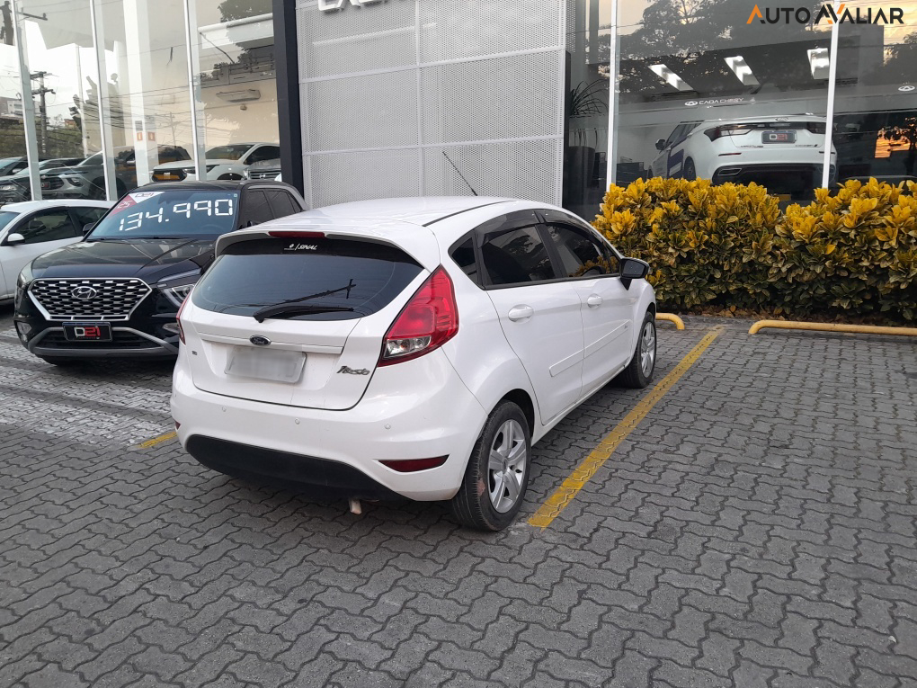 FORD FIESTA 1.6 SE HATCH 16V FLEX 4P MANUAL