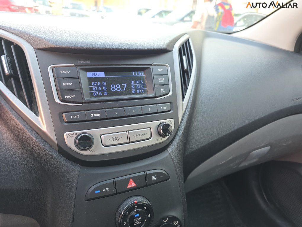 HYUNDAI HB20S 1.6 COMFORT PLUS 16V FLEX 4P AUTOMATICO