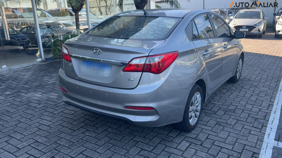 HYUNDAI HB20S 1.6 COMFORT PLUS 16V FLEX 4P AUTOMATICO