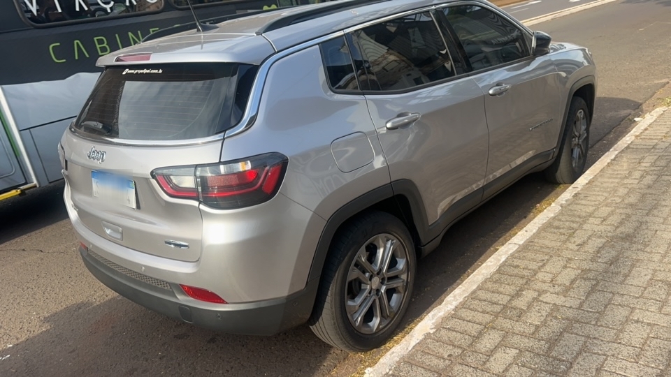 JEEP COMPASS 1.3 T270 TURBO FLEX LONGITUDE AT6