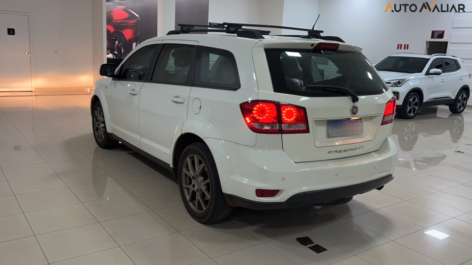 FIAT FREEMONT 2.4 EMOTION 16V GASOLINA 4P AUTOMATICO