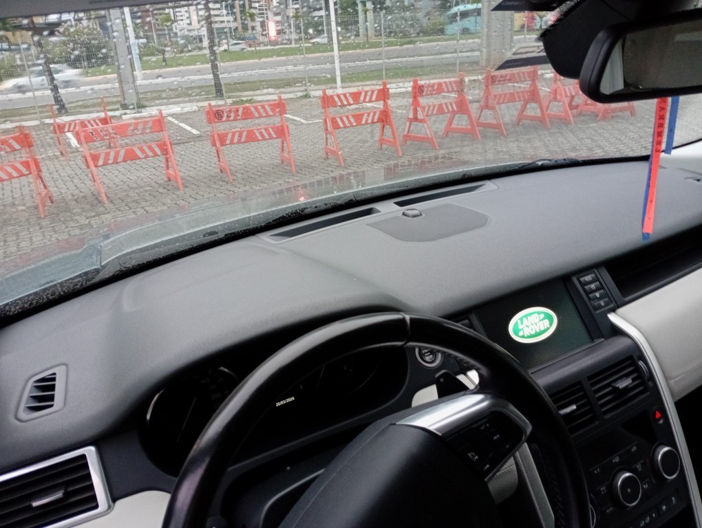 LAND ROVER DISCOVERY SPORT 2.0 D180 TURBO DIESEL SE AUTOMATICO