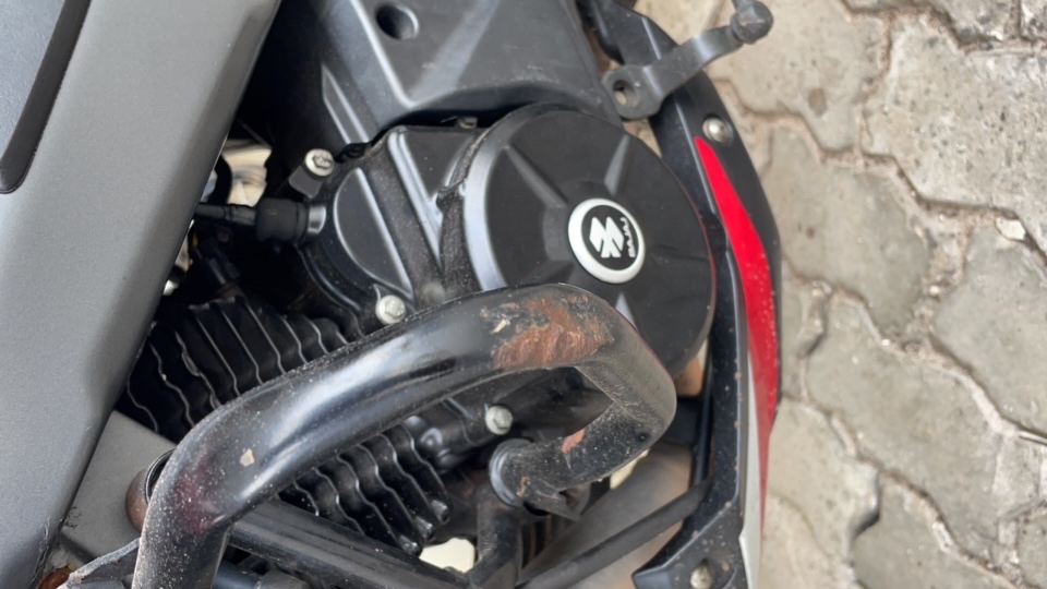 BAJAJ DOMINAR 160 DOMINAR 160