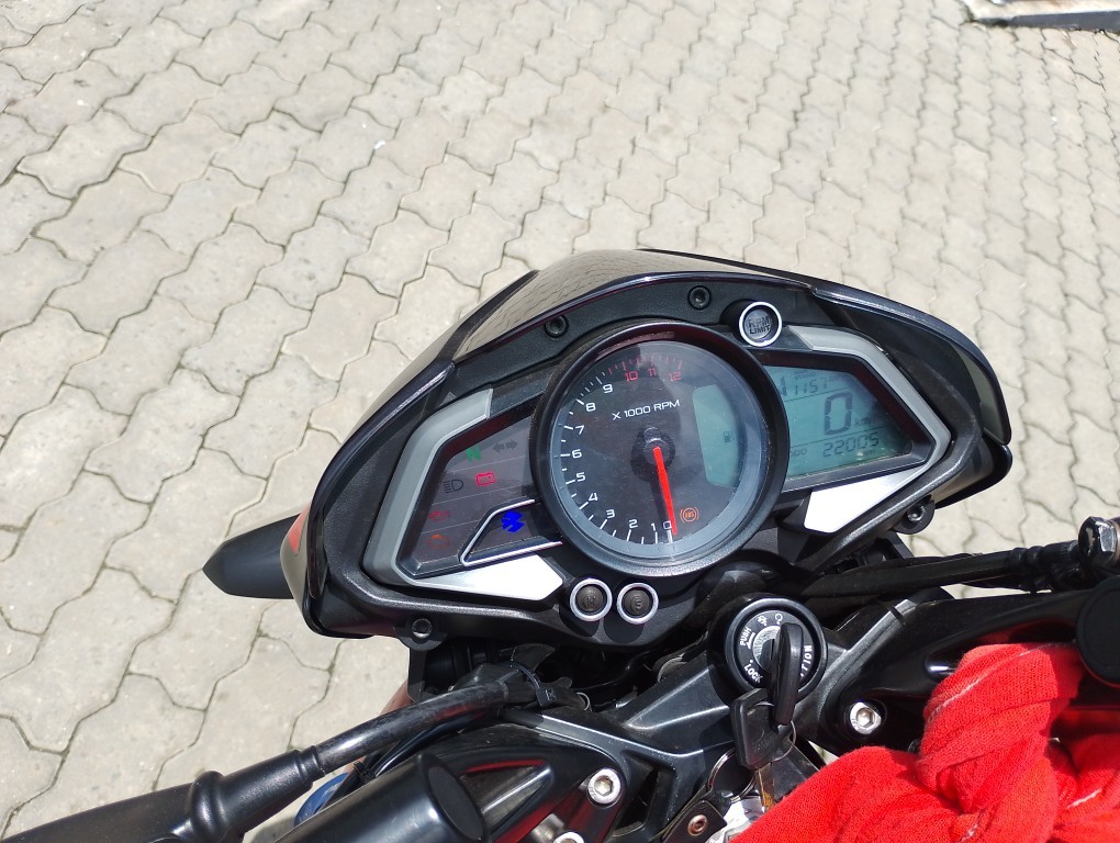 BAJAJ DOMINAR 160 DOMINAR 160