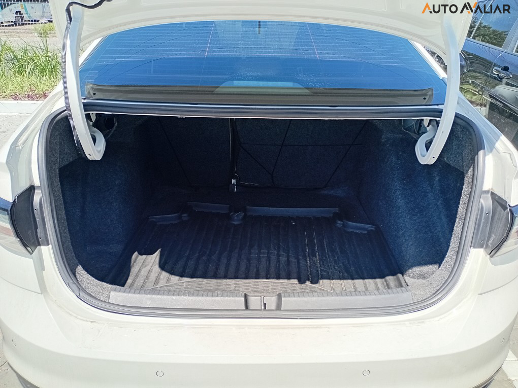 VOLKSWAGEN VIRTUS 1.0 170 TSI MANUAL