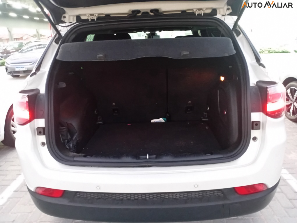 JEEP COMPASS 1.3 T270 TURBO FLEX LONGITUDE AT6