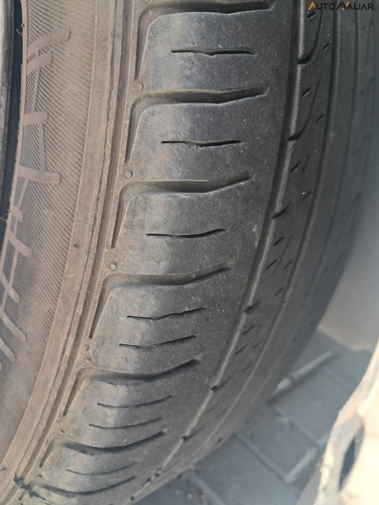 HYUNDAI HB20S 1.0 COMFORT PLUS 12V FLEX 4P MANUAL