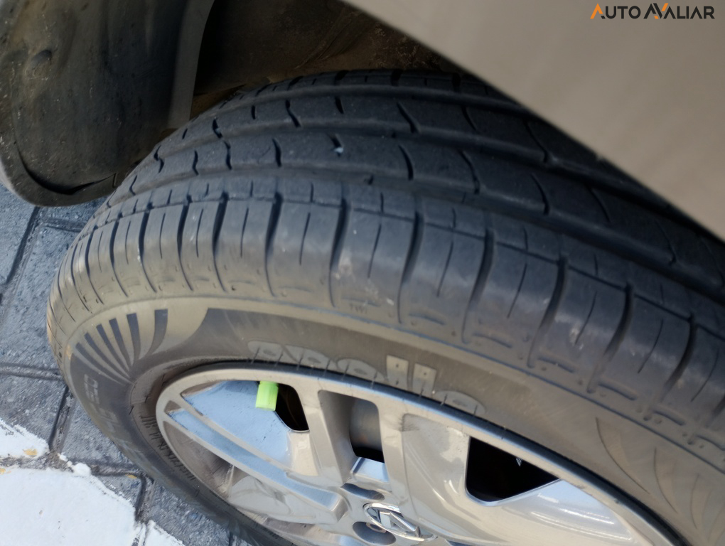 RENAULT KWID 1.0 12V SCE FLEX INTENSE MANUAL