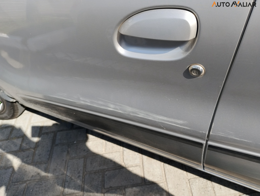 RENAULT KWID 1.0 12V SCE FLEX INTENSE MANUAL