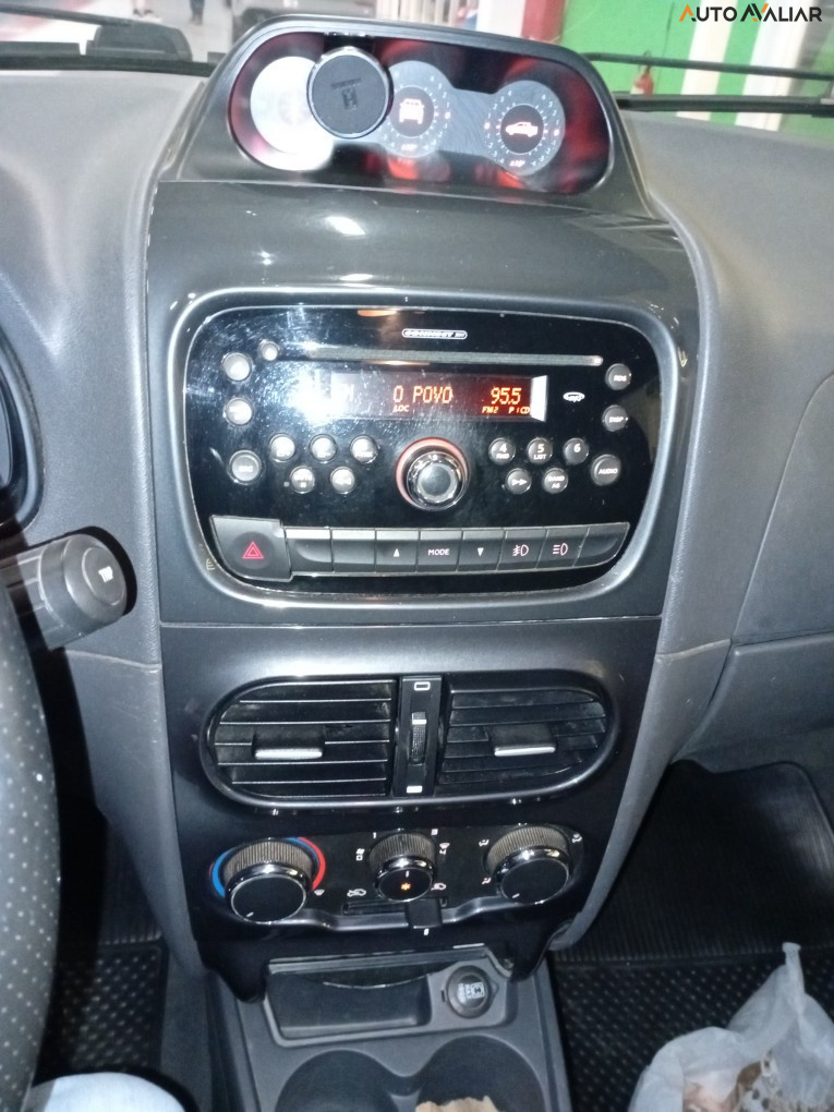 FIAT STRADA 1.8 MPI ADVENTURE CD 16V FLEX 3P MANUAL