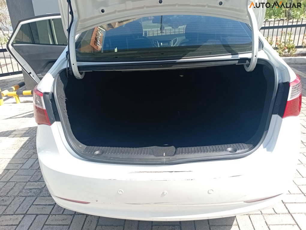 HYUNDAI HB20S 1.6 COMFORT PLUS 16V FLEX 4P MANUAL