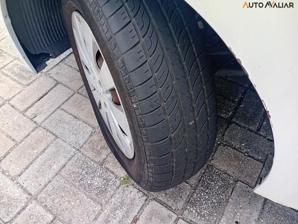 HYUNDAI HB20S 1.6 COMFORT PLUS 16V FLEX 4P MANUAL