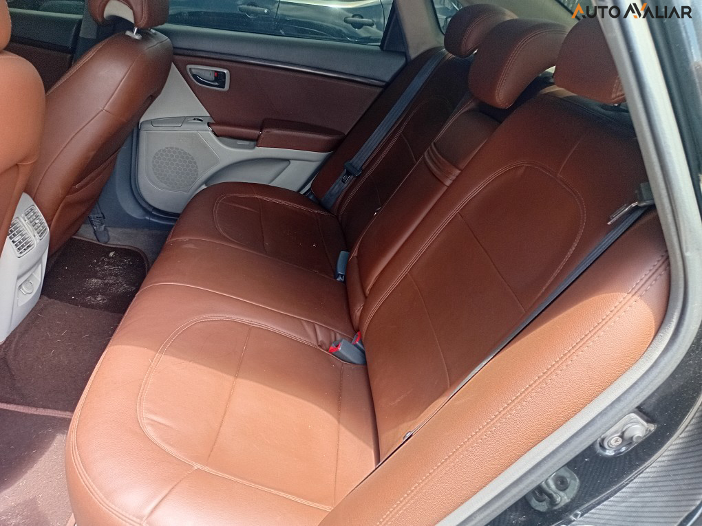 HYUNDAI AZERA 3.3 MPFI GLS SEDAN V6 24V GASOLINA 4P AUTOMATICO