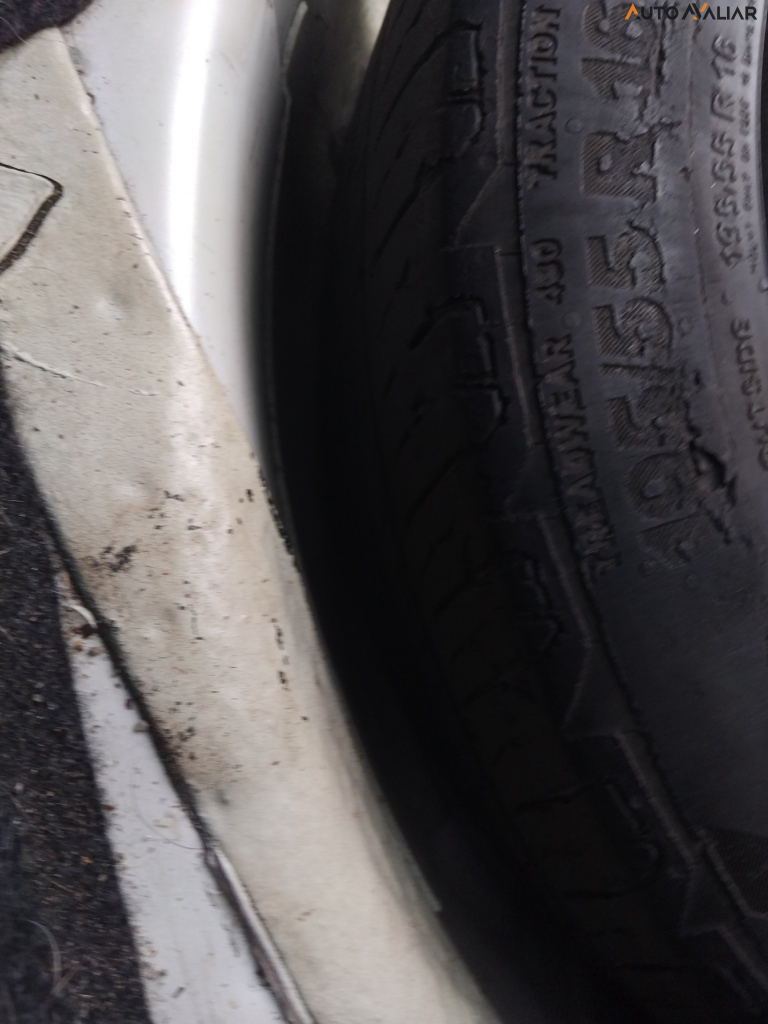 FIAT PUNTO 1.6 ESSENCE 16V FLEX 4P AUTOMATIZADO