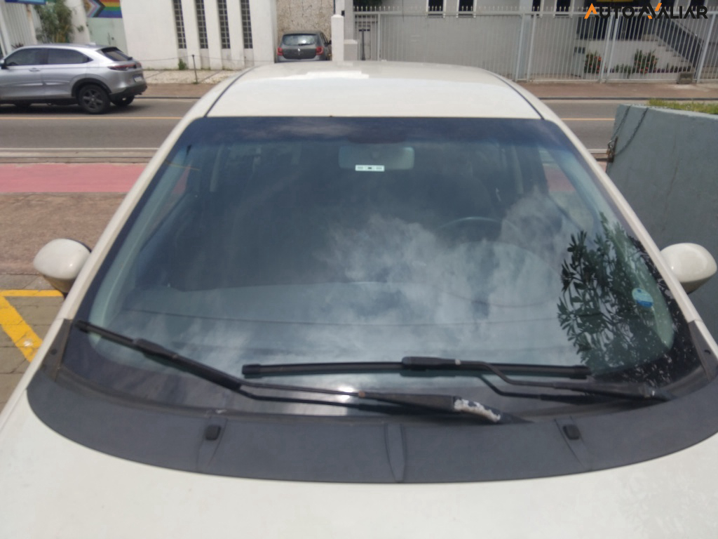 FIAT PUNTO 1.6 ESSENCE 16V FLEX 4P AUTOMATIZADO