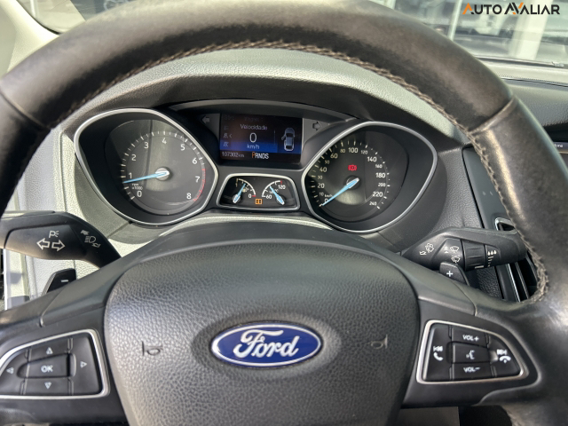 FORD FOCUS 2.0 TITANIUM PLUS FASTBACK 16V FLEX 4P POWERSHIFT