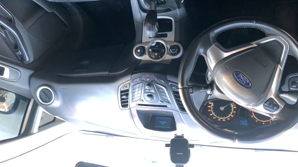 FORD FIESTA 1.6 SE HATCH 16V FLEX 4P POWERSHIFT