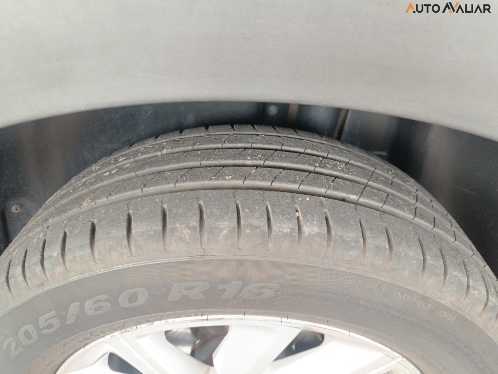 VOLKSWAGEN T-CROSS 1.0 200 TSI TOTAL FLEX AUTOM&Aacute;TICO