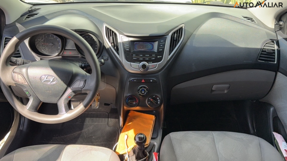 HYUNDAI HB20S 1.0 COMFORT PLUS 12V FLEX 4P MANUAL
