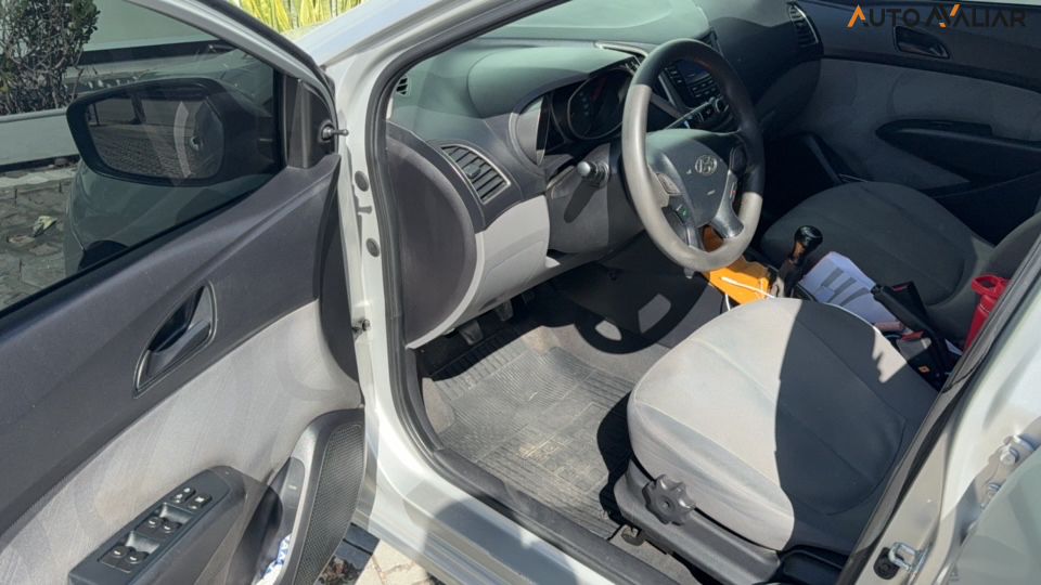 HYUNDAI HB20S 1.0 COMFORT PLUS 12V FLEX 4P MANUAL