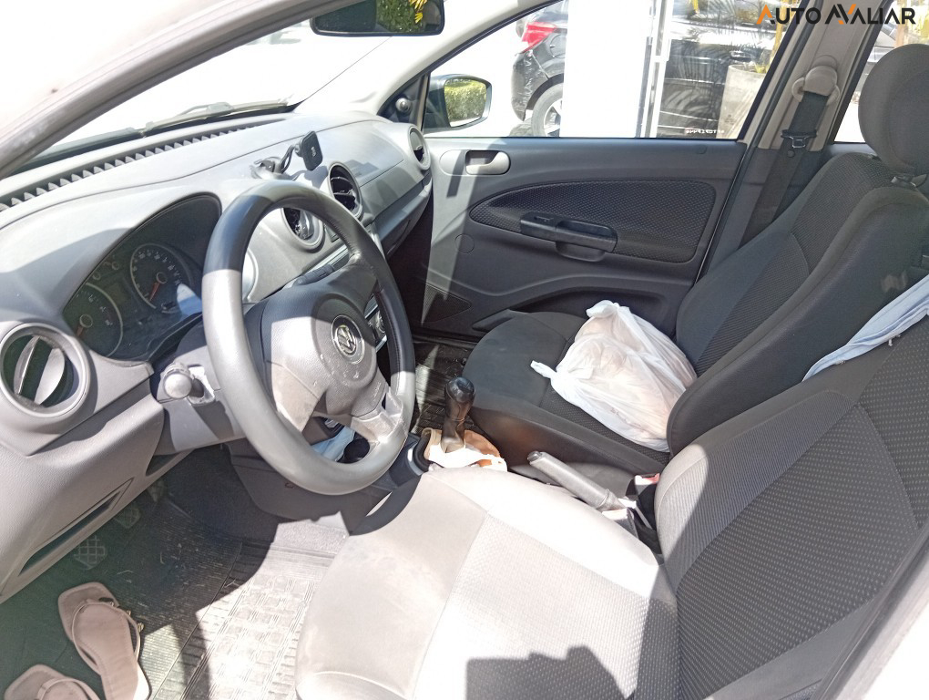 VOLKSWAGEN VOYAGE 1.6 MI TRENDLINE 8V FLEX 4P MANUAL
