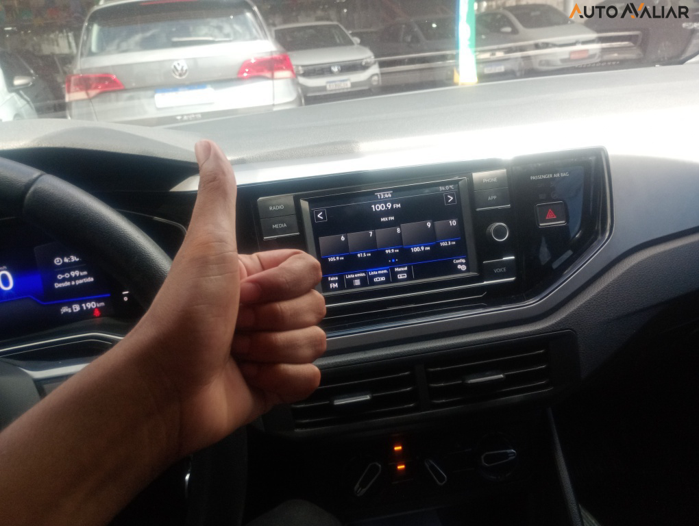 VOLKSWAGEN NIVUS 1.0 200 TSI TOTAL FLEX COMFORTLINE AUTOMÁTICO
