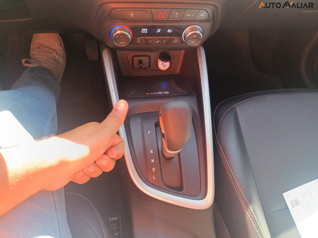 CHEVROLET ONIX 1.0 Turbo AT Premier 2