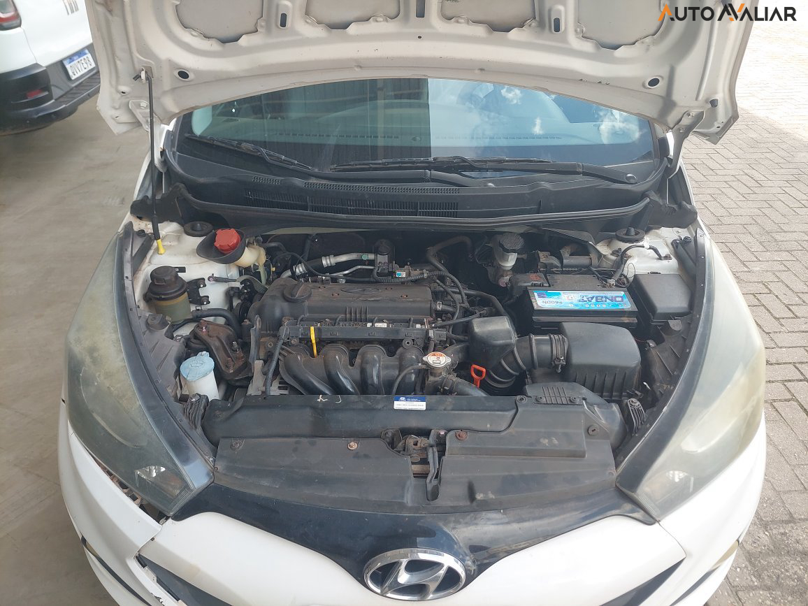 HYUNDAI HB20S 1.6 COMFORT PLUS 16V FLEX 4P AUTOMATICO